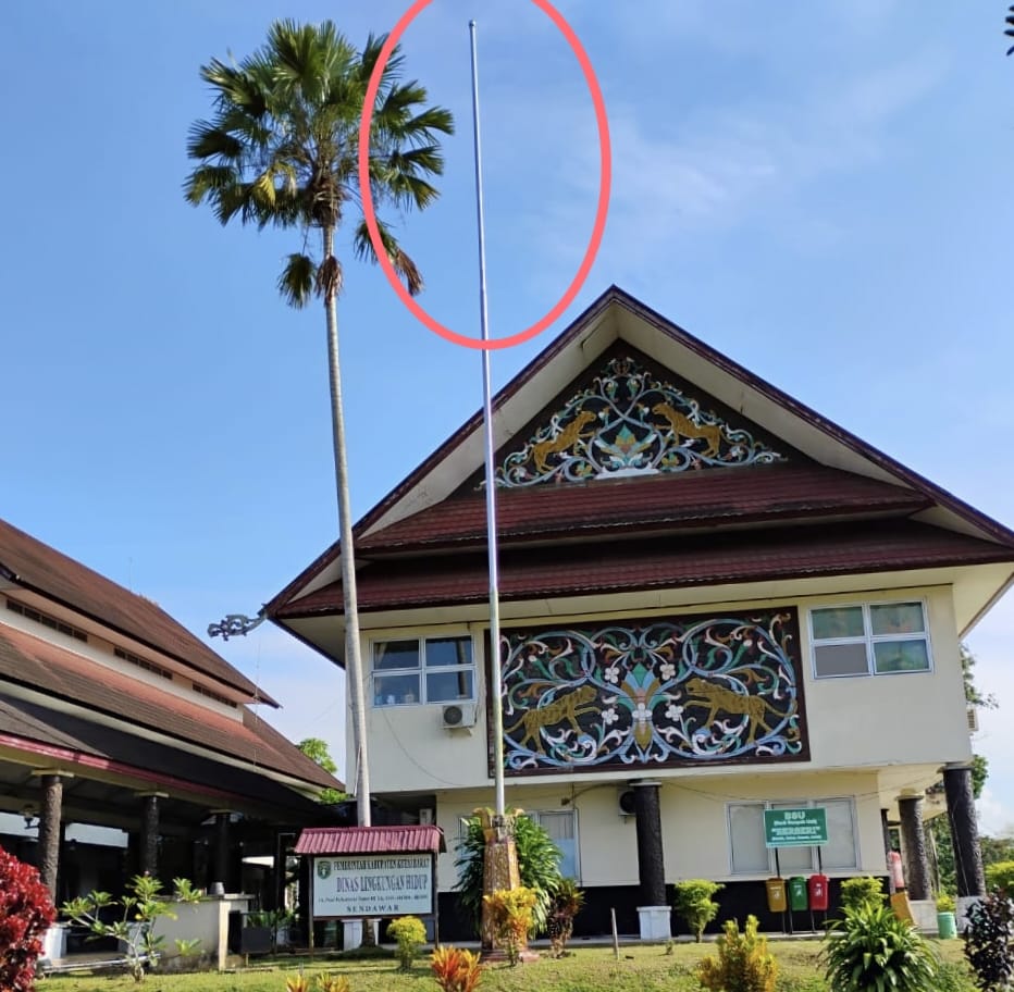Tampak Kantor Dinas Lingkunhan Hidup Tak Pasang Bendera Merah Putih